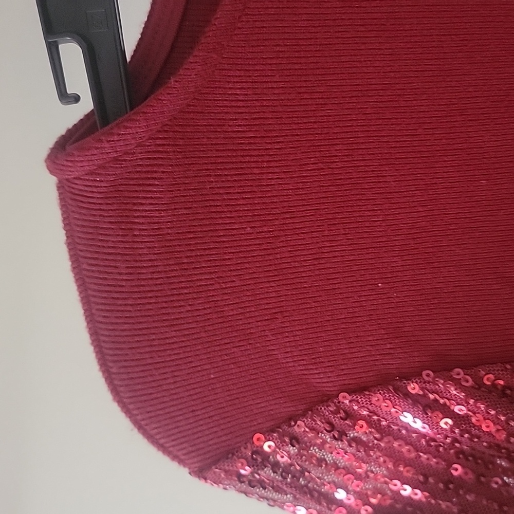 Burgundy top sequin sleeve - Picture 5 of 8